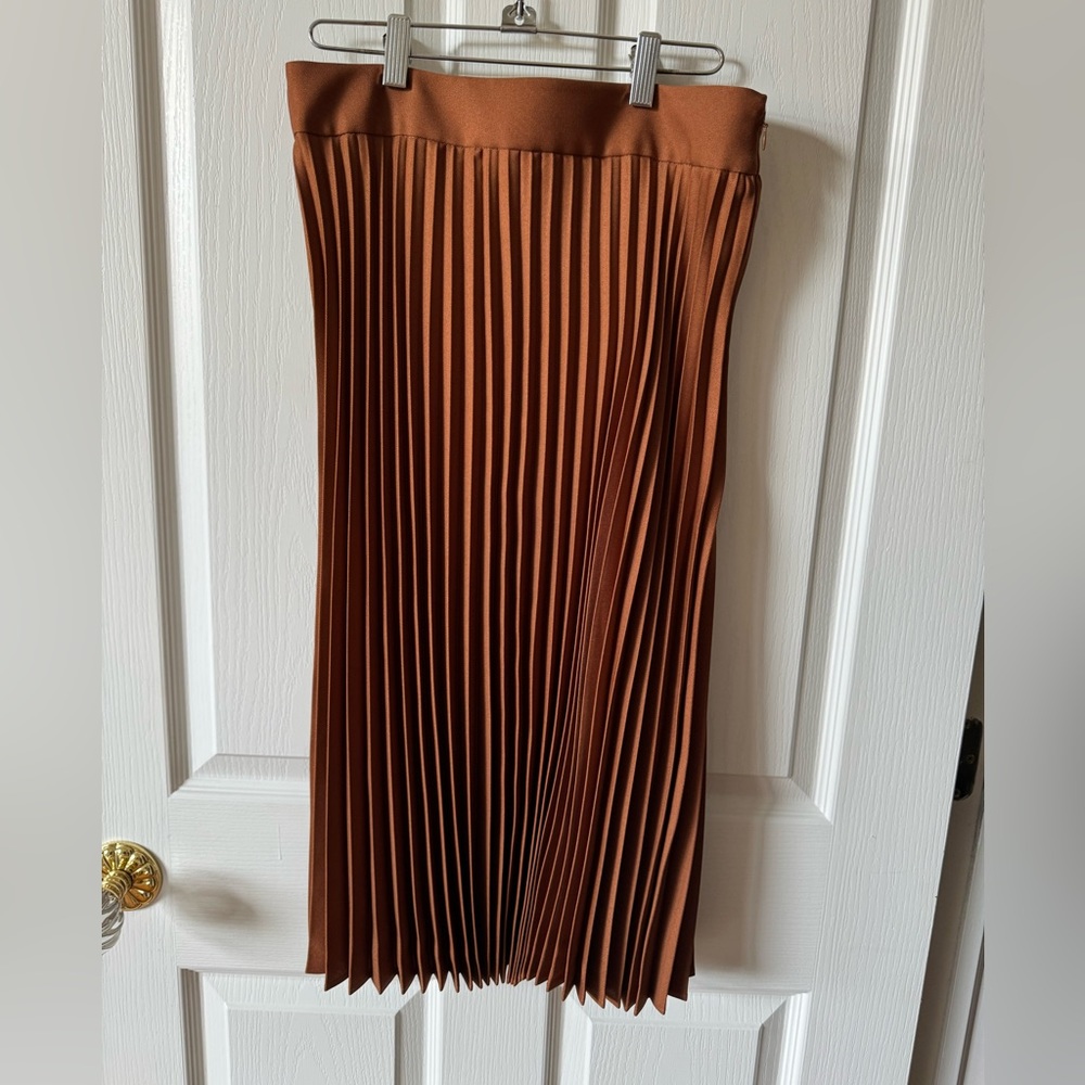 Sezane rust colored accordion skirt